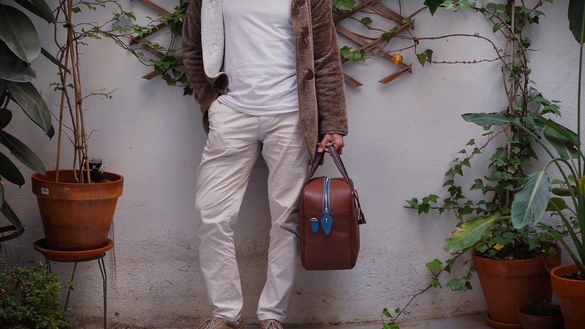 Minimal luxe duffel bag, bolso de viaje fin de semana, bolsa weekender premium, equipaje de mano de lujo, maleta de viaje minimalista, bolsa de deporte elegante, luxury travel bag.
