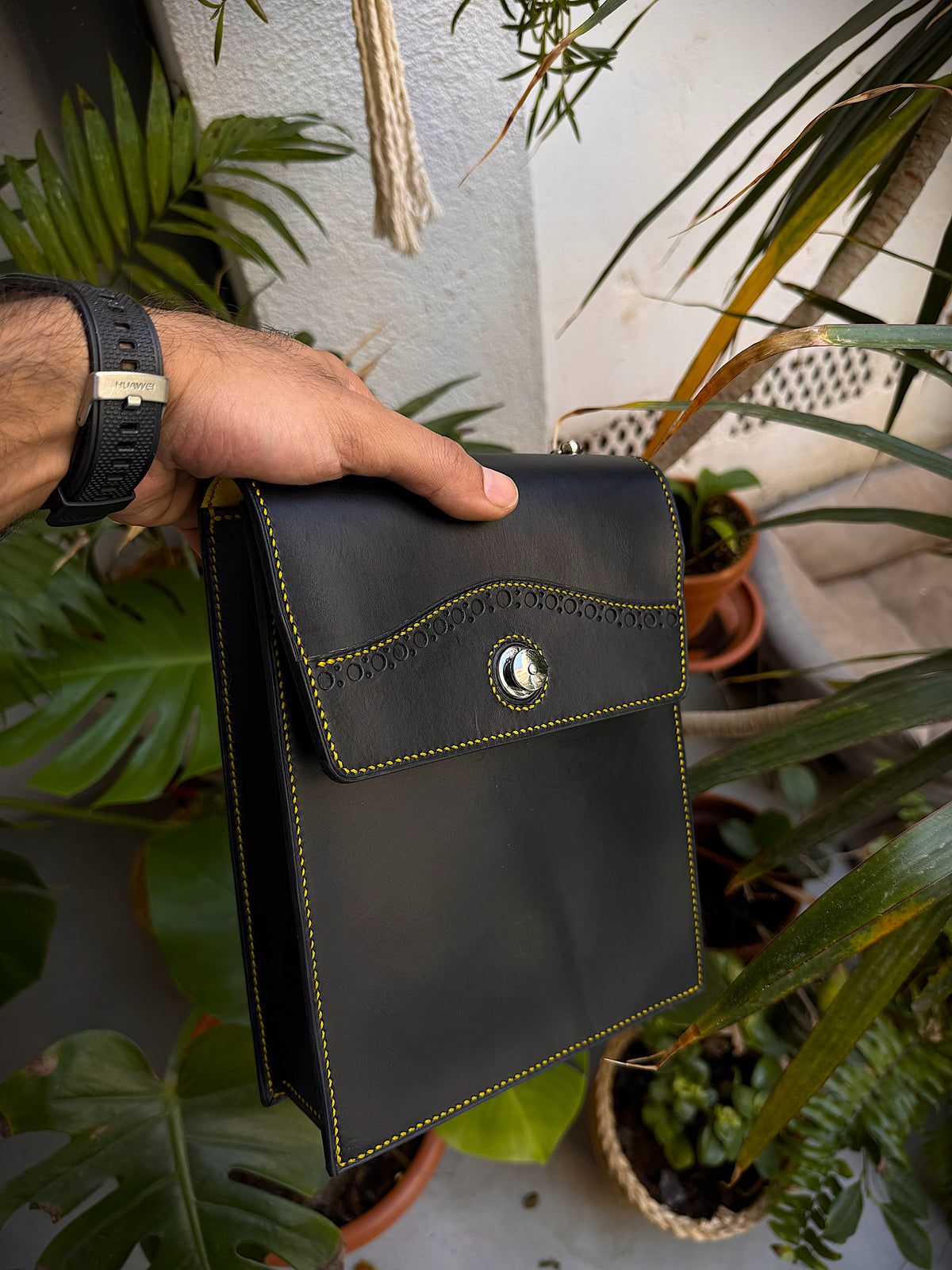 Bolso bandolera hombre, bolso bandolera de cuero para hombre, bolso de cuero hombre, bandolera de cuero hombre, bolso de piel hombre, bolso cruzado hombre, bolso masculino de cuero, bolso de piel artesanal, bolso de cuero artesanal, bolso hombre premium, bolso elegante hombre
