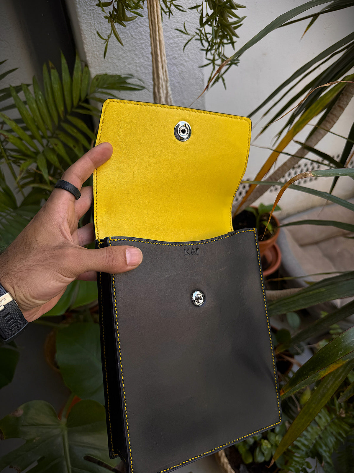 Bolso bandolera hombre, bolso bandolera de cuero para hombre, bolso de cuero hombre, bandolera de cuero hombre, bolso de piel hombre, bolso cruzado hombre, bolso masculino de cuero, bolso de piel artesanal, bolso de cuero artesanal, bolso hombre premium, bolso elegante hombre