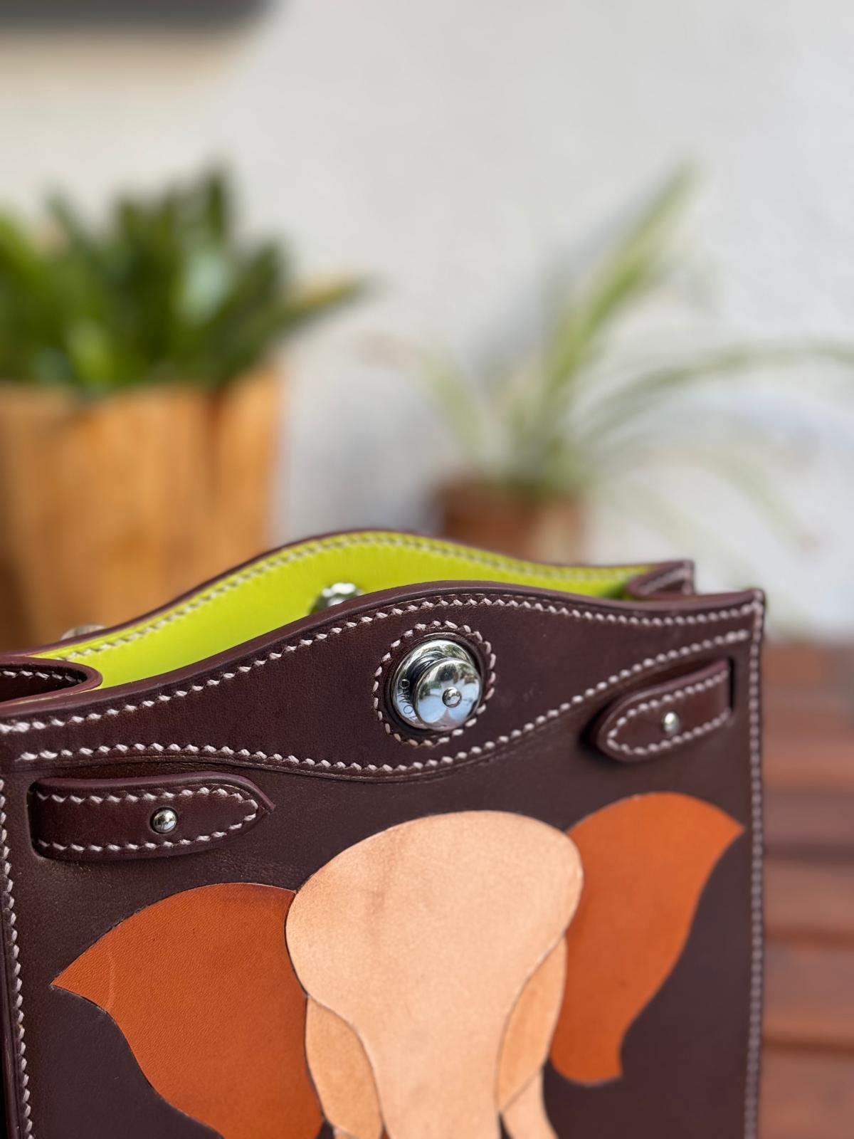 bolso elefante de cuero hecho a mano