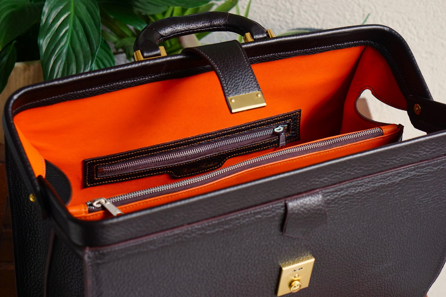 Maletín médico de cuero, bolso médico de piel, maletín de doctor tradicional, bolso sanitario artesanal, bolsa de médico vintage, maletín de piel marrón, portafolios médico bandolera.