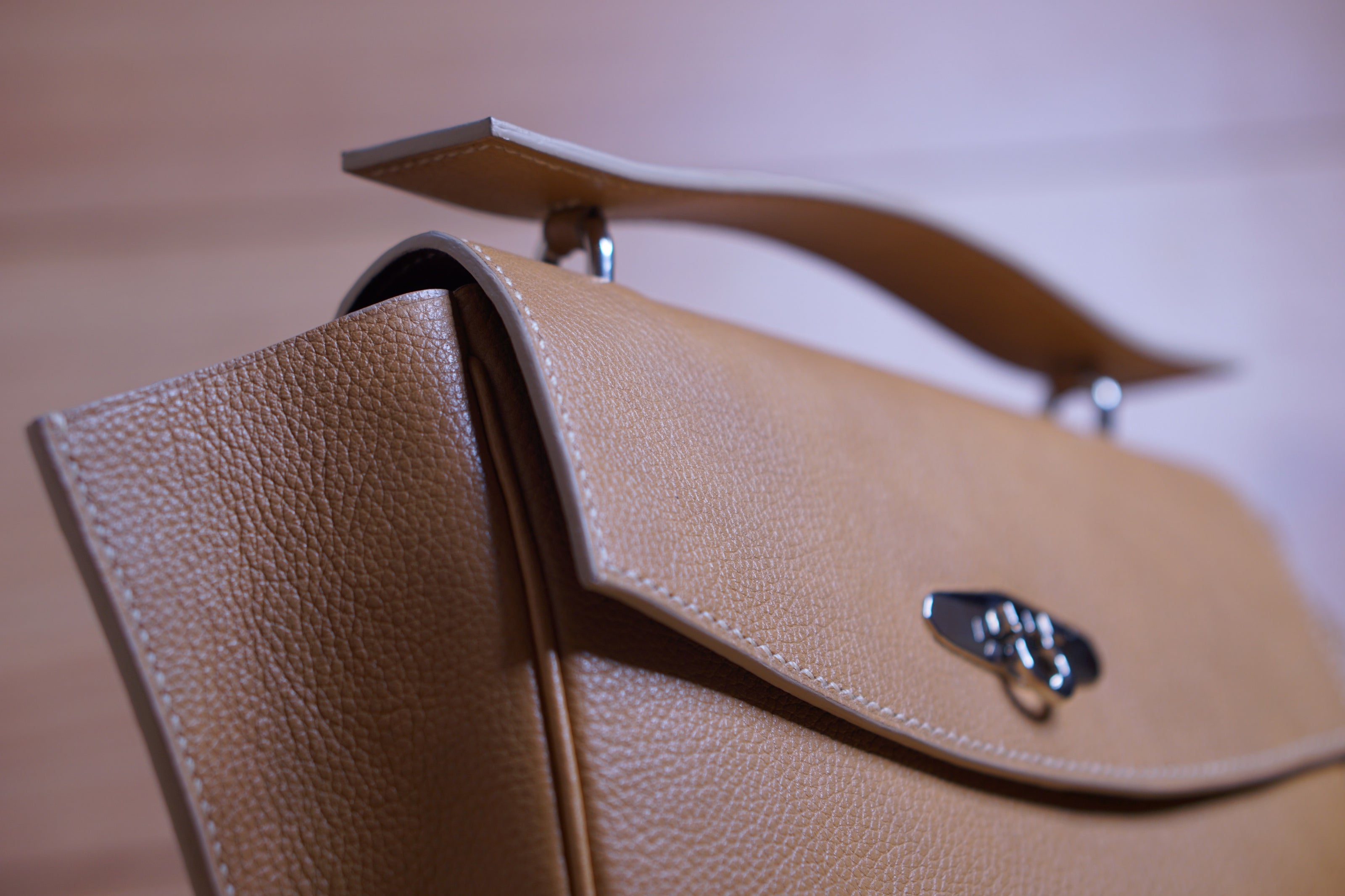 Bolso de mano de piel personalizado, clutch de cuero para mujer, bolso de mano tamaño perfecto, bolso de piel con iniciales, cartera de mano artesanal, bolsos personalizados de fiesta, bolso de mano pequeño mujer. en barcelona
