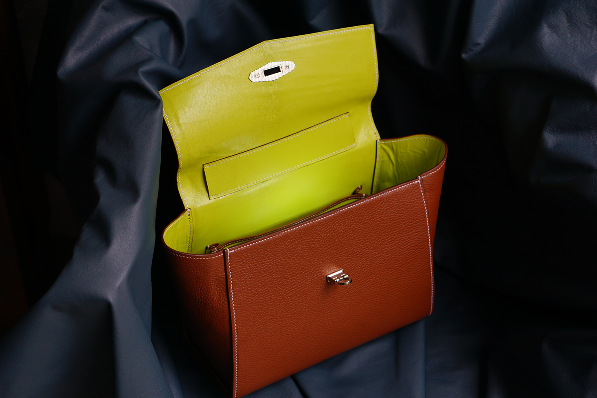 Bolso de mano de piel personalizado, clutch de cuero para mujer, bolso de mano tamaño perfecto, bolso de piel con iniciales, cartera de mano artesanal, bolsos personalizados de fiesta, bolso de mano pequeño mujer. en barcelona